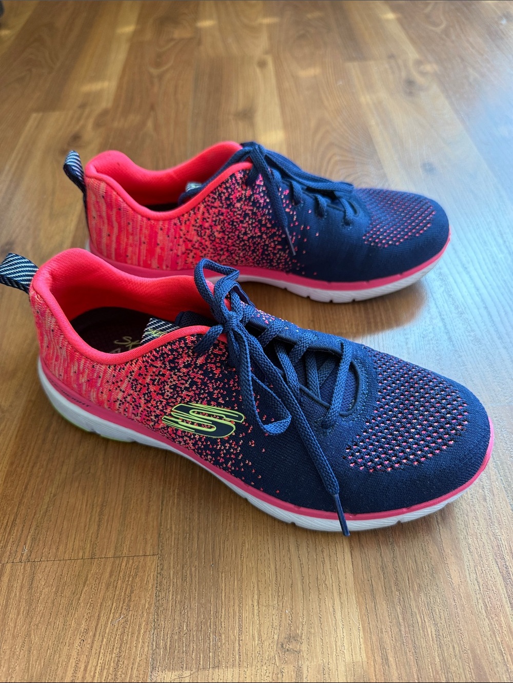 Skechers Navy and Hot Pink Athletic Sneakers. Air-Cooled Memory Foam